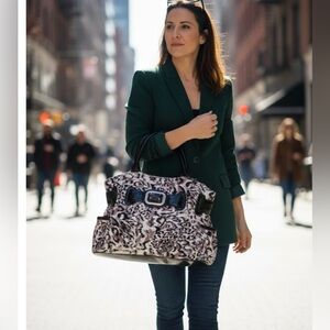 Sienna Ricchi Black and White Leopard Handbag
13.5in L x 10.5in H, x 4.5in
W